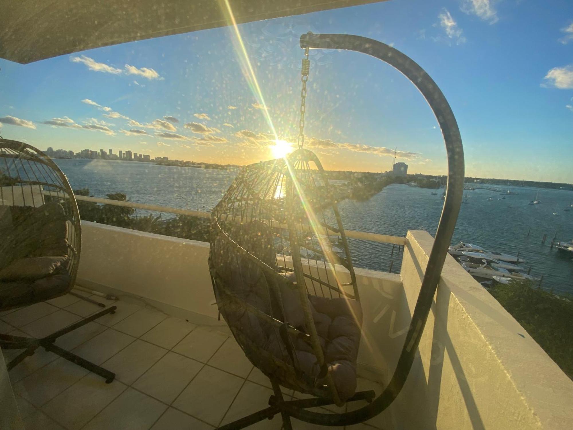 Panoramic Luxurious Waterfront One Bedroom Apartment With Miami Skyline View Free Parking 5Min Drive To Маямі-Біч Екстер'єр фото