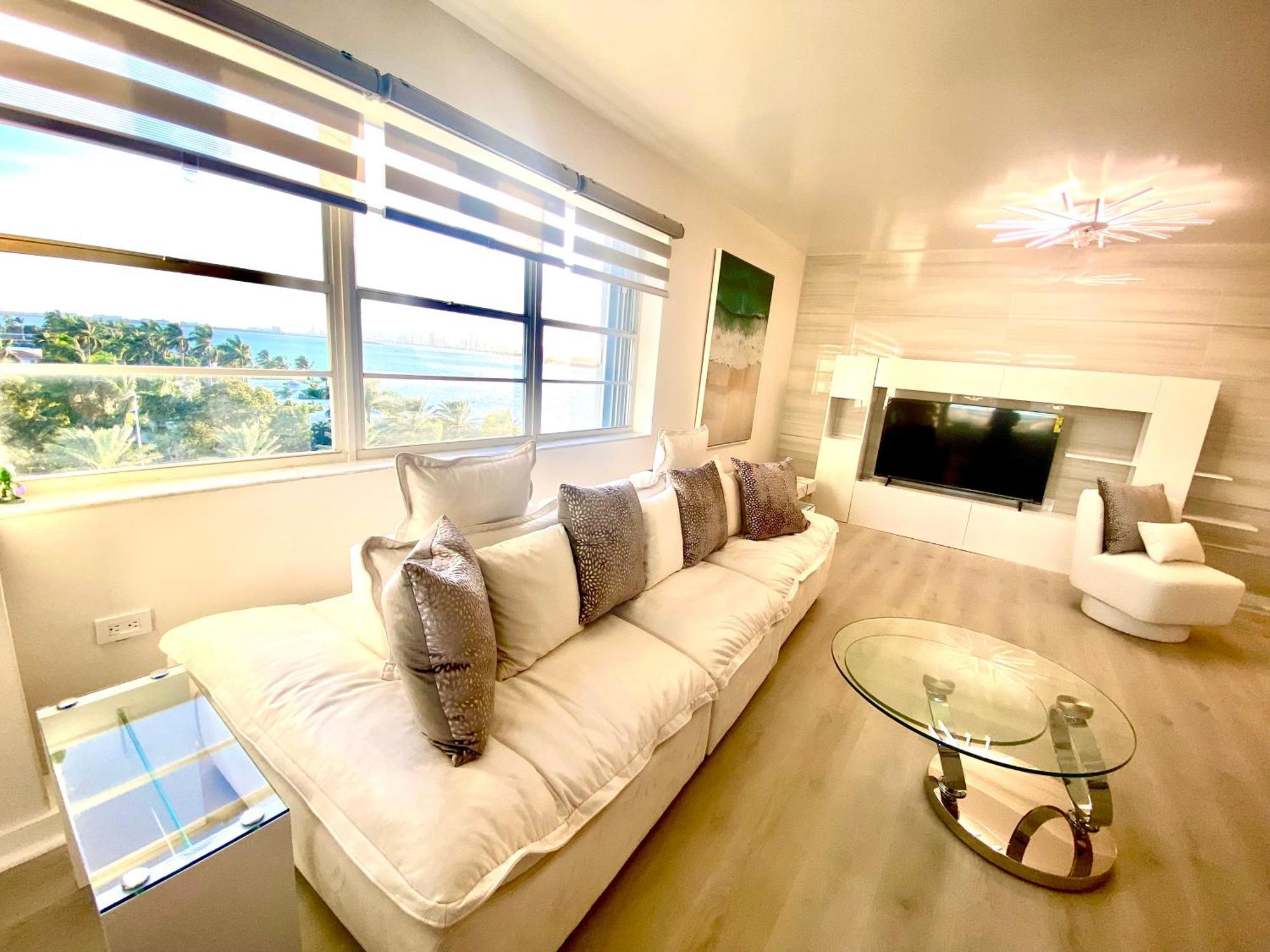 Panoramic Luxurious Waterfront One Bedroom Apartment With Miami Skyline View Free Parking 5Min Drive To Маямі-Біч Екстер'єр фото