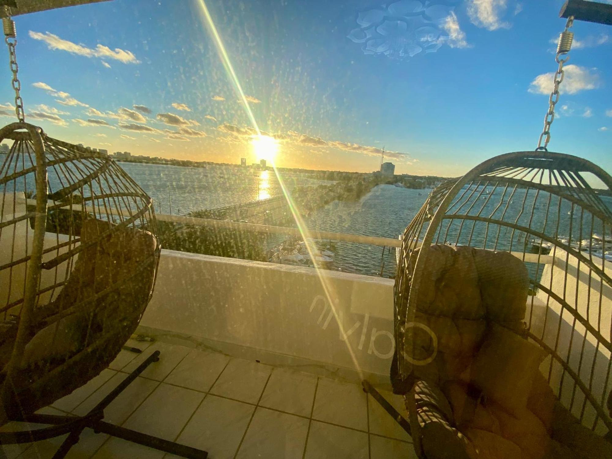 Panoramic Luxurious Waterfront One Bedroom Apartment With Miami Skyline View Free Parking 5Min Drive To Маямі-Біч Екстер'єр фото